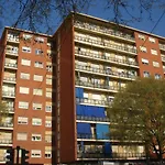 Yhome | J Stadium - Toscana Apartments
